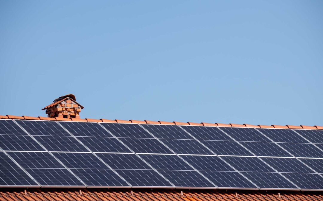 ¿Cómo permiten los paneles solares ahorrar energía con VeriPro?